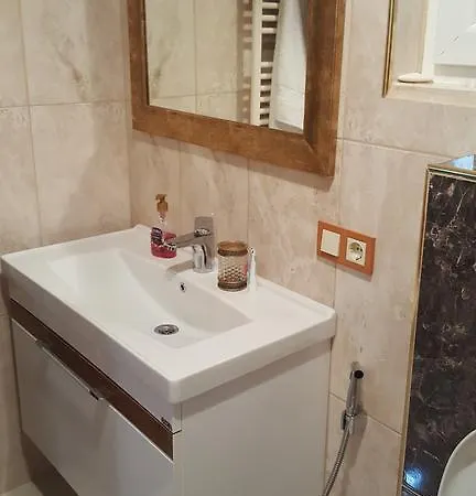 Doha Kirkpenar In Villa *